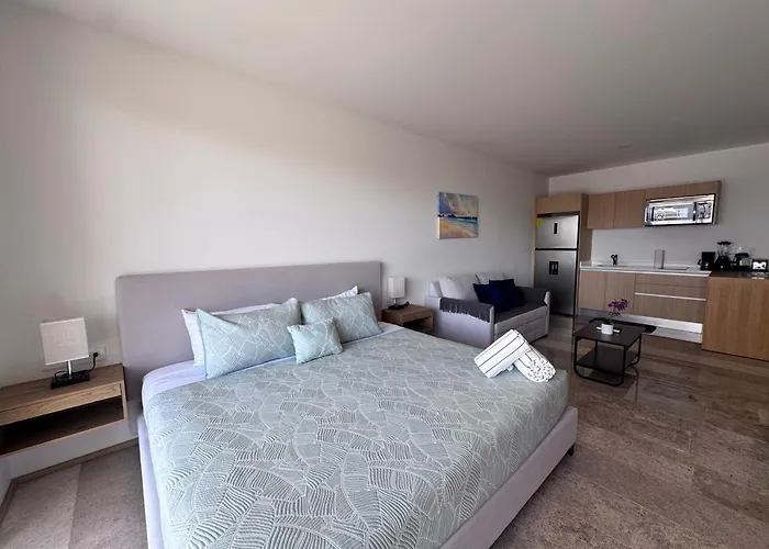 Stylish Near 5th Avenue With Ocean Views Playa del Carmen
