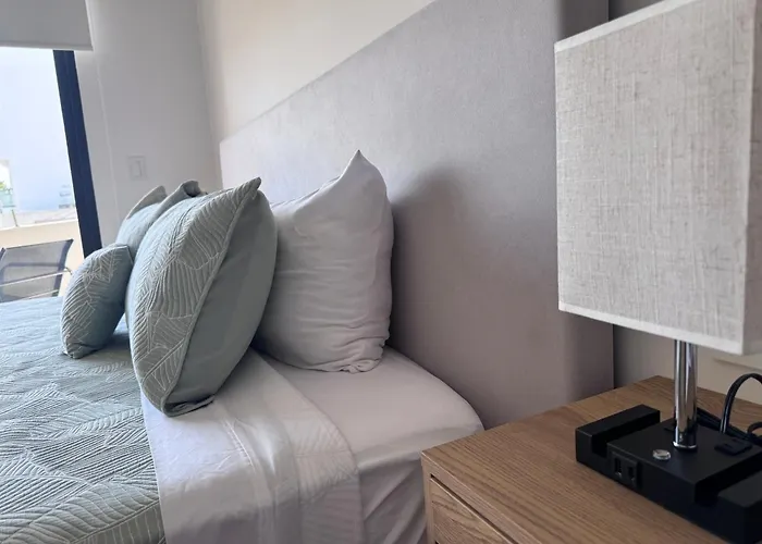 Apartment Stylish Near 5th Avenue With Ocean Views *